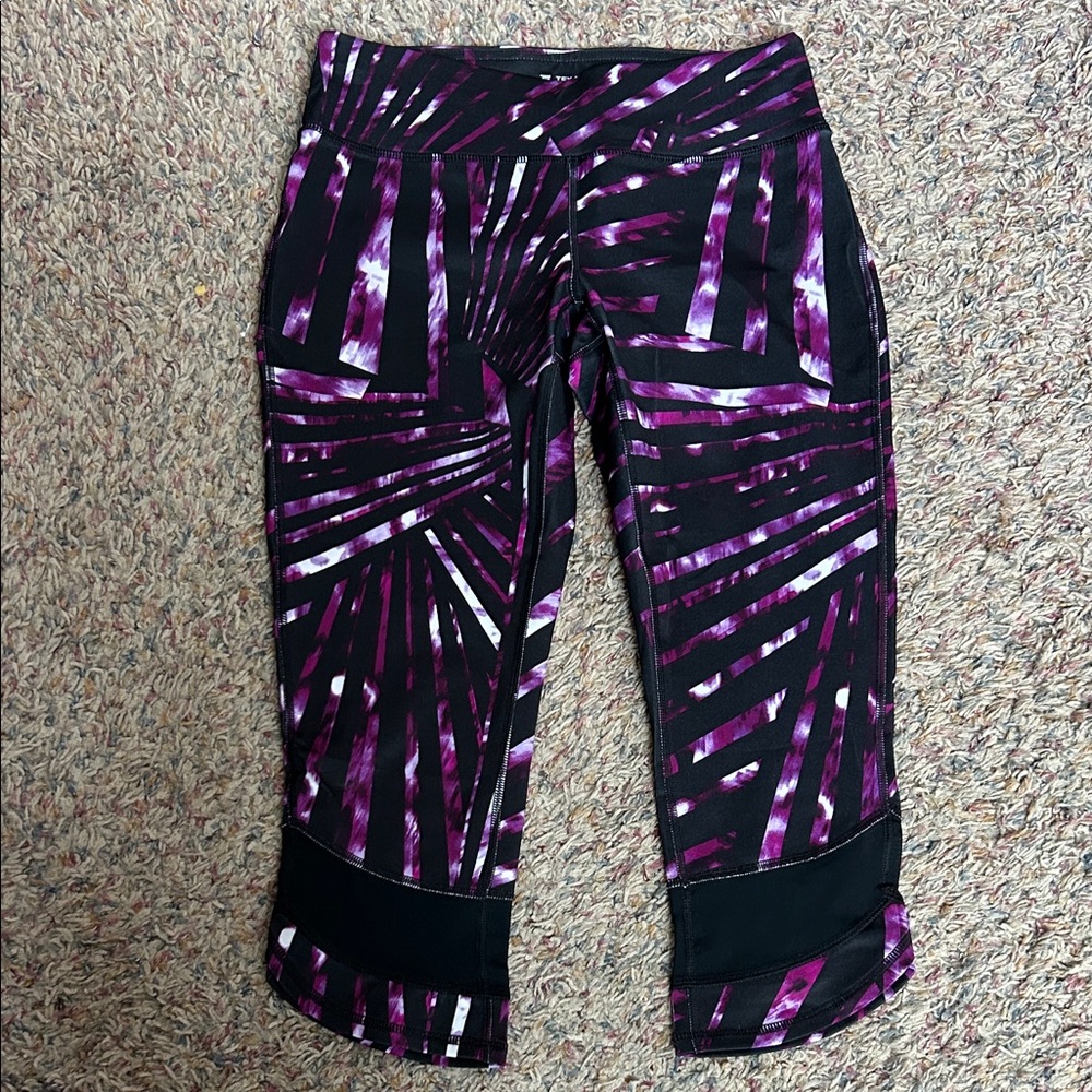 Tek Gear Women's Capris with Purple and Black Pattern